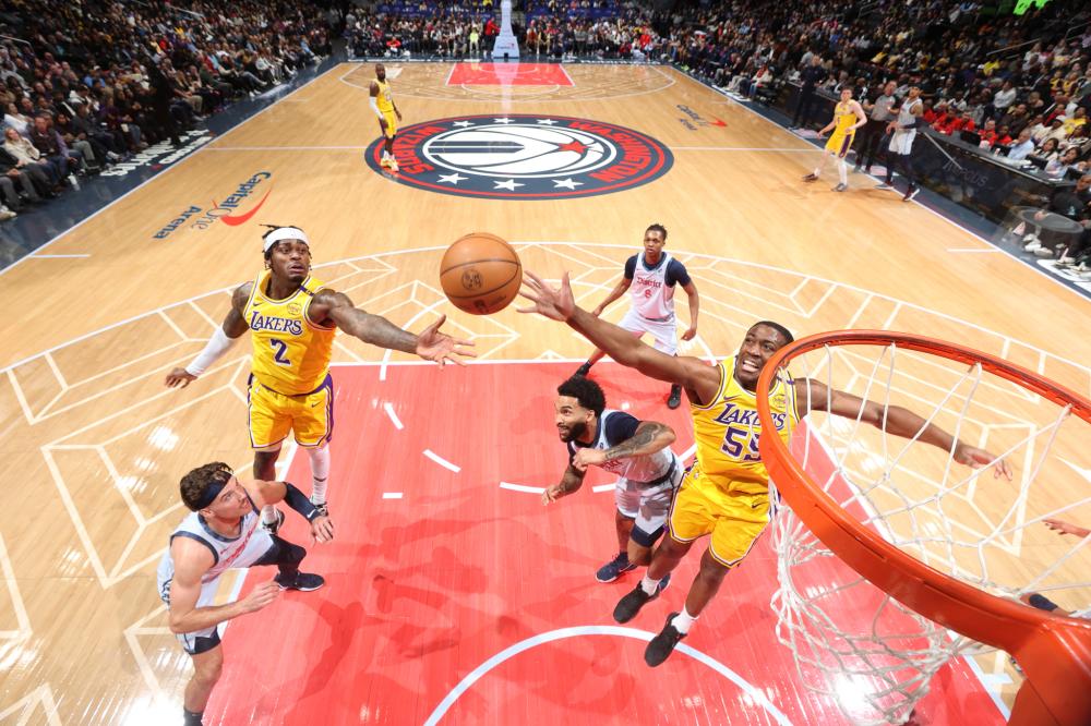 中场参与传 中场参与传