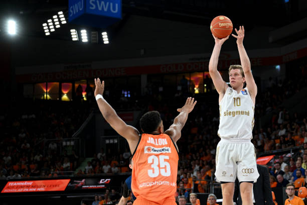 了新鲜血液 了新鲜血液